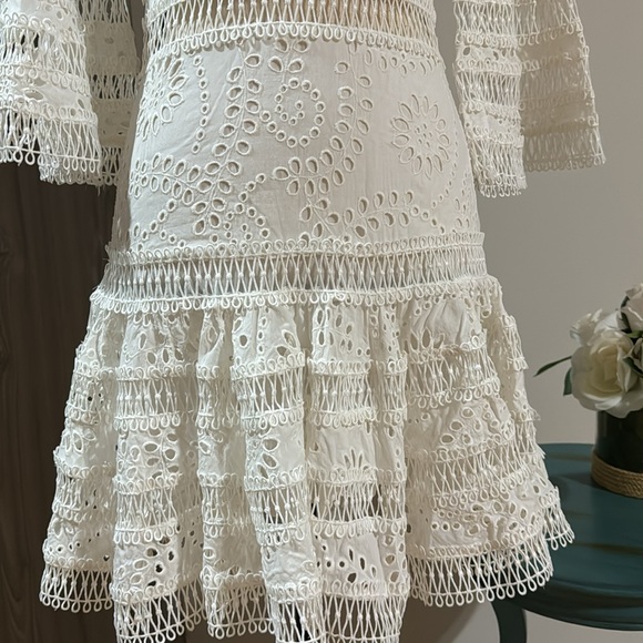 FLORAL FLUTTER DRESS IN WHITE - Picture 5 of 6